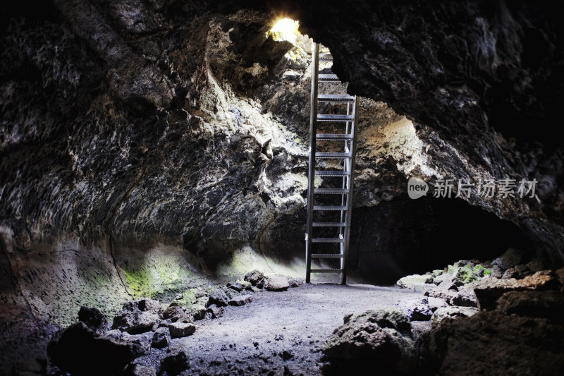 金圆顶洞穴在熔岩床国家纪念碑- HDR